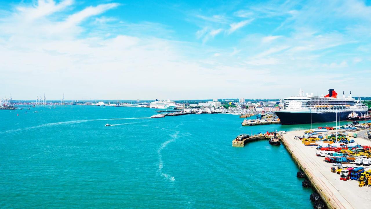 Shirley House 1, Guest House, Self Catering, Self Check In With Smart Locks, Use Of Fully Equipped Kitchen, Walking Distance To Southampton Central, Excellent Transport Links, Ideal For Longer Stays Eksteriør bilde
