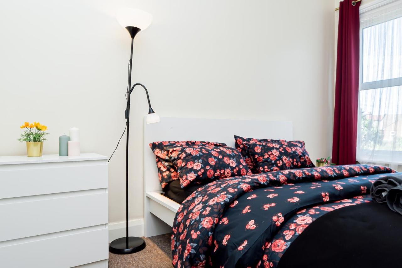 Shirley House 1, Guest House, Self Catering, Self Check In With Smart Locks, Use Of Fully Equipped Kitchen, Walking Distance To Southampton Central, Excellent Transport Links, Ideal For Longer Stays Eksteriør bilde