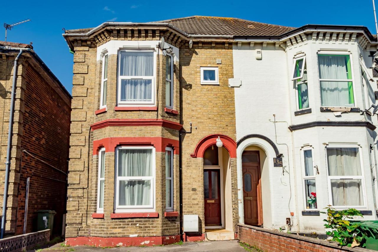 Shirley House 1, Guest House, Self Catering, Self Check In With Smart Locks, Use Of Fully Equipped Kitchen, Walking Distance To Southampton Central, Excellent Transport Links, Ideal For Longer Stays Eksteriør bilde