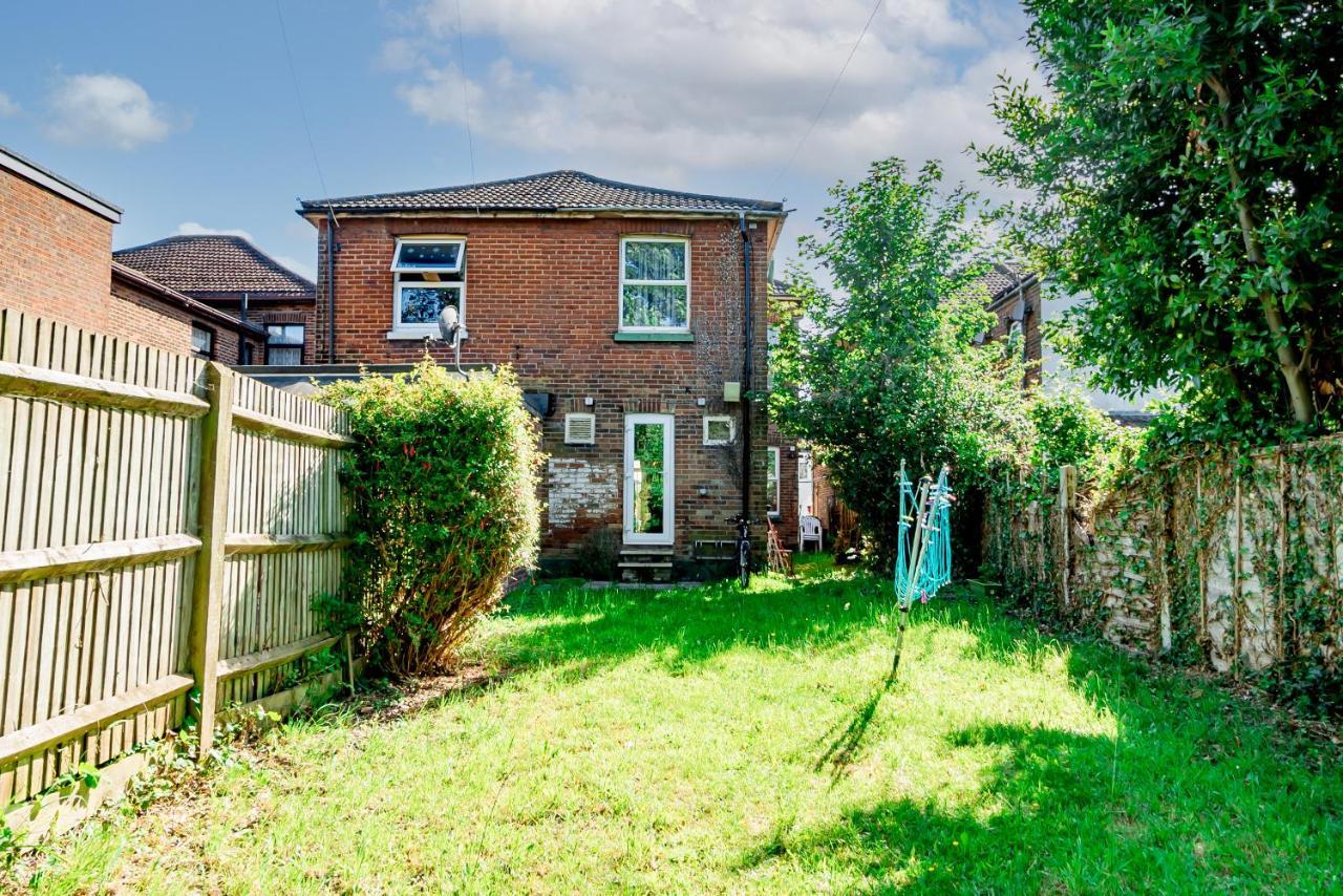 Shirley House 1, Guest House, Self Catering, Self Check In With Smart Locks, Use Of Fully Equipped Kitchen, Walking Distance To Southampton Central, Excellent Transport Links, Ideal For Longer Stays Eksteriør bilde
